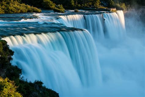 Visions of Wonder: Capturing the Magic of Niagara Falls